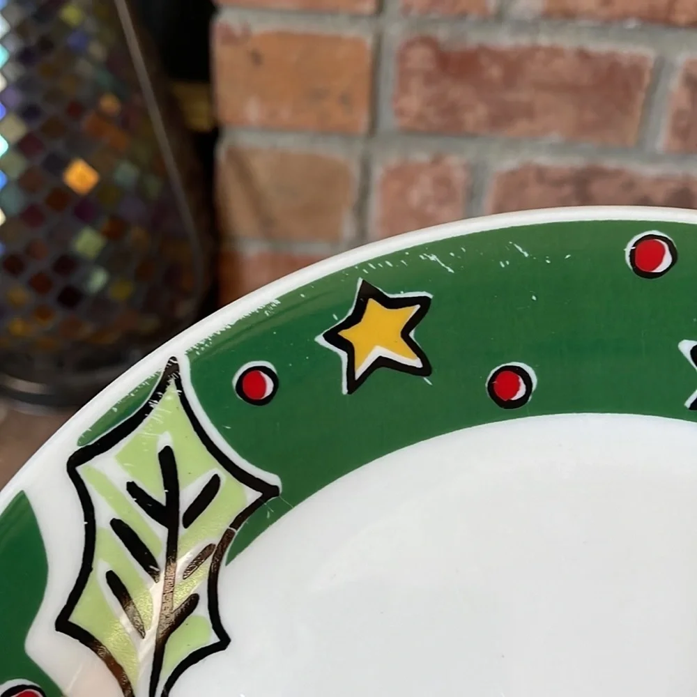 Gibson Designs Christmas Treasures Set of 4 Dinner Plates